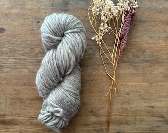 Graue Shetland-Wolle: Ungefärbte britische Wolle, 200g