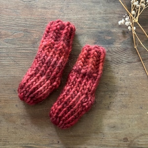Hand knitted baby socks - Red wool socks - Newborn Size