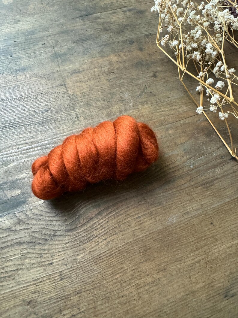 Mèche de laine mérinos gingembre : feutrage et filage des fibres (25 g) image 2