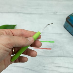 Loom knitting tool, knitting loom hooks, loom pick, loom knit tool, circular loom, friendship bracelets replacement tool
