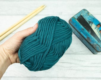 Peacock chunky knit yarn, merino wool yarn