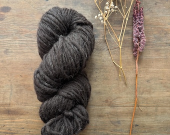 Schwarzes Shetland-Wollgarn: Sehr große, ungefärbte, britische Wolle (200g)