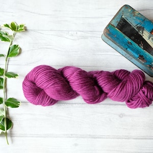 Aubergine purple super chunky merino wool yarn - DIY knitting supplies