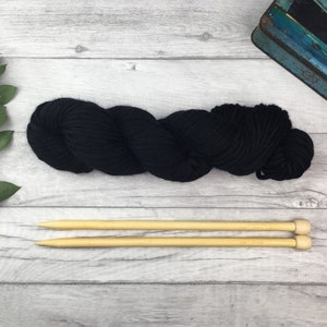 Schwarzes super chunky Merino Wolle Garn - 200g Hank