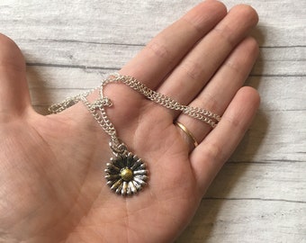 Daisy Halskette - Naturschmuck - Blumen Charm Halskette - Garten geschenk