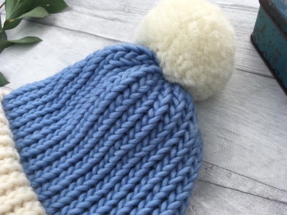 Bonnet Tricot Main 100% Laine Mérinos Avec Pompon Flocon - Taille Unique, Bleu, Fait Main Aux États-Unis