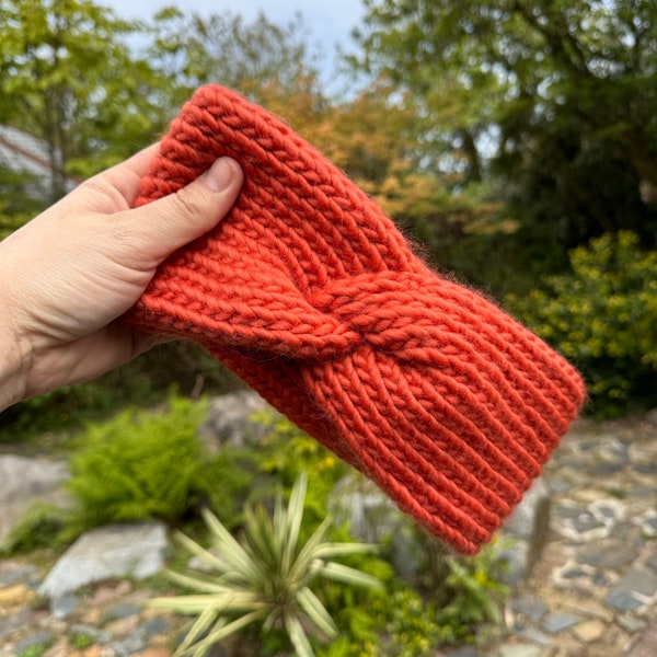 Burnt orange twist headband in 100% merino wool - twisted head warmer - hiking accessories - hand knitted