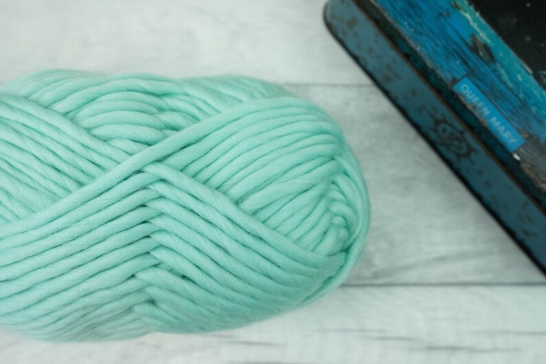 hand knit chunky yarn Mint chunky knit wool learn to knit