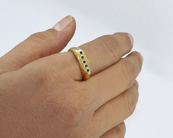 Sapphire ring Gold signet ring oval gold ring dainty gold ring