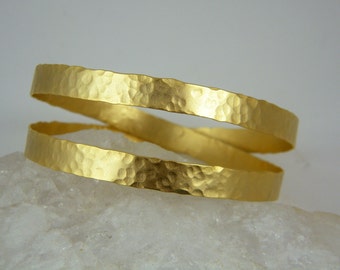 Gold Hammered bangle Chunky gold bracelet Statement bangle bracelet