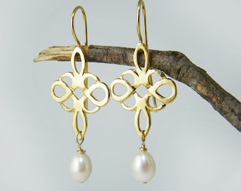 Gold pearl earrings clover earrings wedding pearl earrings