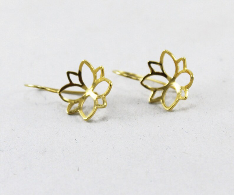Flower Earrings Gold Flower Earring Nature Jewelry Gold Etsy