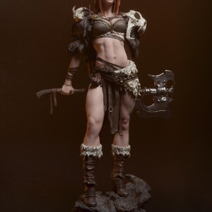 Statuetta in resina stampata in 3D di Red Sonja – Scala 1/8 1/6, ispirata alle fan art (non dipinta) / Regalo per collezionisti immagine 5