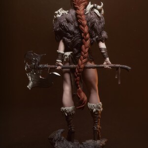Statuetta in resina stampata in 3D di Red Sonja – Scala 1/8 1/6, ispirata alle fan art (non dipinta) / Regalo per collezionisti immagine 6