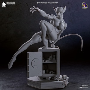 DC Comics Catwoman Resin Figure – 3D Printed Fan Art Statue (1/8, 1/6 Scale) | Collector Gift image 8