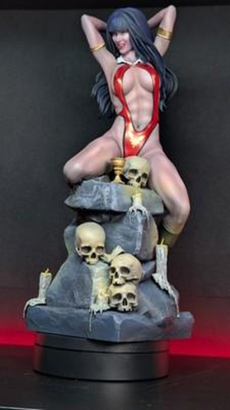 Vampirella 1/8 1/6 Scale Resin Figure – 3D Printed Fan Art Garage Kit | Collector Gift image 2