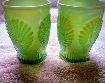 Mosser icodecent jadeite glass