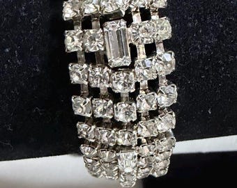 Vintage Hollywood Regency Rhinestone Bracelet - So Sparkly!