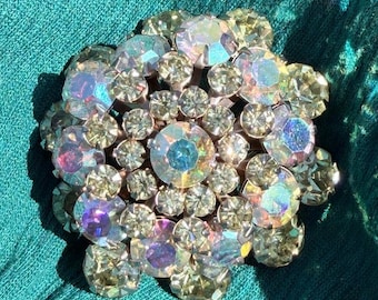 Sparkling Prong set Rhinestone Wedding Cake Brooch