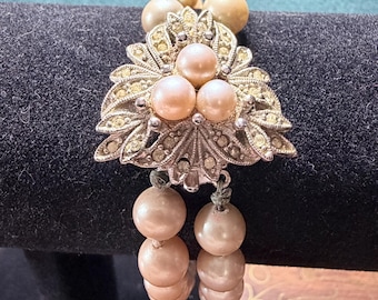 Double Strand Champagne Faux Pearl Bracelet with Rhinestone Clasp – Vintage Glamour