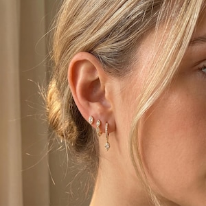 18-karätiger Gold-Ohrring mit CZ-Marquise-Schliff, zartes, vergoldetes Ohr-Set mit Pavé-Creolen und CZ-Anhänger, Geschenk für Sie