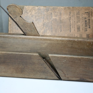 Antique Wood Moulding Plane - Shop Tool - Wood Working