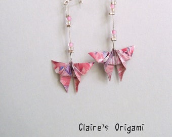 Boucles d'oreilles Origami papillon rose et blanc / en papier de magasine plié verni / disponible avec clips /fait à la main / upcycling