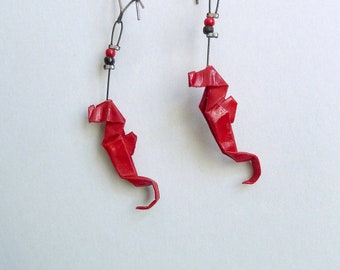 Red Sea horse Origami earrings / in folded varnished paper / available with clips / Gift for her