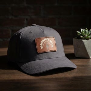 Cappellino da baseball con toppa in pelle e cactus Roadrunner