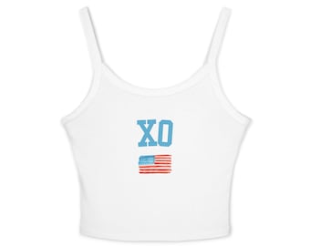 Camiseta sin mangas Chi Omega, Camiseta corta sin mangas Chi Omega, Camiseta sin mangas Greek Life, Camiseta de hermandad con la bandera estadounidense, Atuendo para el día de la incorporación, Camiseta sin mangas XO