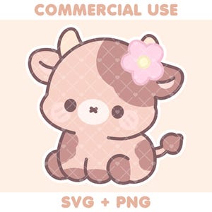 Puede incluir: Ilustración de vaca de dibujos animados en tonos rosa y marrón, con una flor rosa en la cabeza. La vaca tiene un patrón en forma de corazón y está sentada. Incluye el texto "COMMERCIAL USE" y "SVG + PNG".