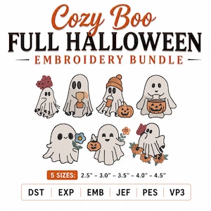 Könnte beinhalten: Ein digitales Stickmuster-Paket mit dem Titel Cozy Boo FULL HALLOWEEN EMBROIDERY BUNDLE mit sieben Geisterillustrationen mit Kürbissen, Blumen und Getränken. Enthält 5 Größen von 6,35 cm bis 11,43 cm und Formate DST, EXP, EMB, JEF, PES, VP3.