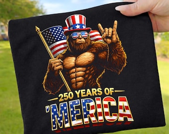 250e jubileum van de VS: Patriottische Bigfoot PNG: 4 juli Sasquatch met Amerikaanse vlag, mannen en vrouwen, 1776, Amerika 250e verjaardag PNG (digitale download)