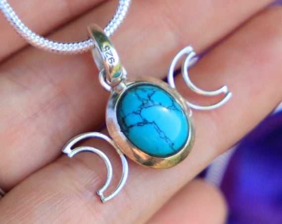 TRIPLE MOON NECKLACE - Turquoise - Moon Jewellery - Star sign - Gemstone - Horoscope - Crescent Moon - Crystal Moon Necklace - Moon Goddess