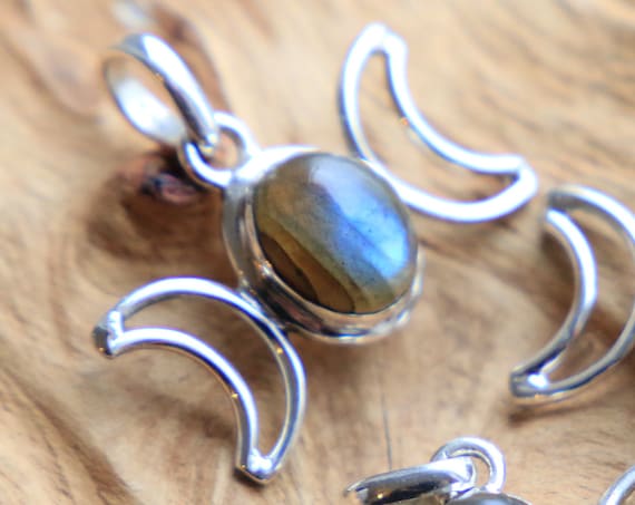 MOON GODDESS NECKLACE - Sterling Silver Labradorite Moon Jewellery - Gemstone Crescent Moon - Crystal Moon - Zodiac - Crystal Chakra Love