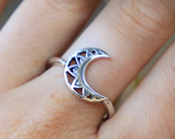 MAGIC MOON RING - One size - Sterling silver ring - MoonChild - Crescent Moon - Moon Jewelry - Divine Feminine Jewellery - Mandala - Galaxy