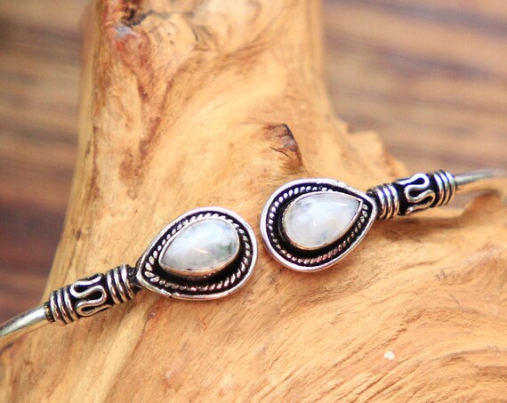MOONSTONE CRYSTAL BANGLE - Silver Plated Healing Crystal Bangle - Moon Chakra bracelet - Bohemian Vintage Style - Oxidised Antique look
