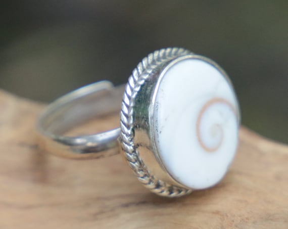 SHIVA EYE RING - Adjustable Shiva Shell Ring - Sterling Silver - Spiritual - Third eye - Reiki - Beach ring - Bespoke Fossil Ring Gift