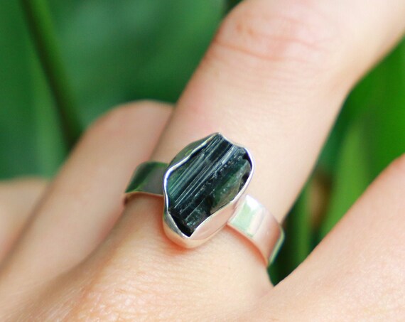 RAW MOLDAVITE RING - Rare High Frequency Crystal - Sterling silver 925 - Unpolished Natural Rough Gem - Organic Crystal - Raw Jewellery Gift
