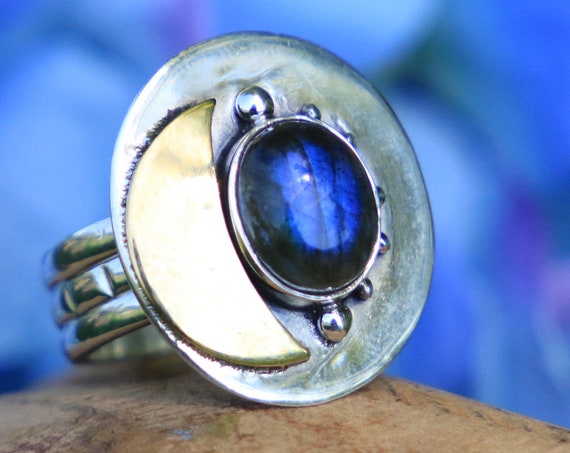 LABRADORITE MOON RING - Unique Sterling Silver Ring - Magic Moon Ring - Brass Moon - Moon jewellery - Healing Crystal Chakra Ring - Galaxy