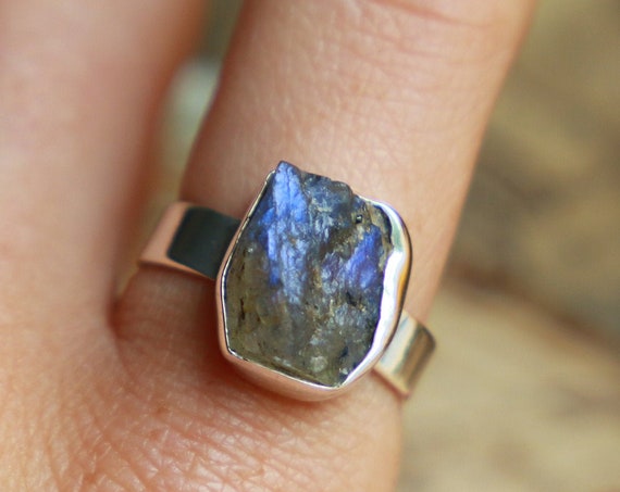 GLOWING LABRADORITE RING - Sterling silver - 925 - Raw Rough Crystal - Unpolished Natural Gemstone - Rare Galaxy Jewellery - Cosmic Star