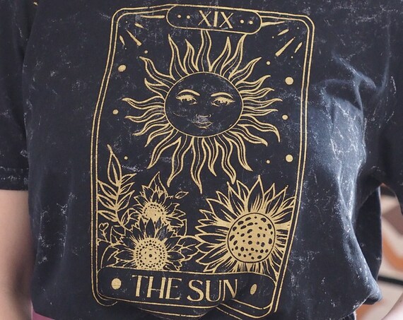 RECYCLED YOGA TEE - Sun Tarot Non Binary top - Vegan Approved - 100% Cotton - Unisex - Active wear - Leisure Wear - Tarot Card - Eco Clothes