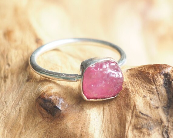 NATURAL RUBY RING - Elegant stack ring - Sterling silver 925 - Unpolished Raw Crystal - Natural Gemstone - Rough Organic Crystal - Minimal