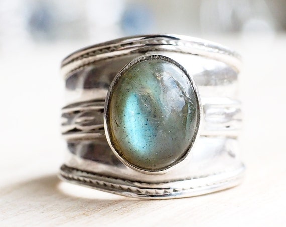TRIBAL LABRADORITE RING - Solid Chunky 925 Silver - Adjustable - Vintage style ring - Chakra Gemstone - Unisex ring - Glowing Crystal - Mens