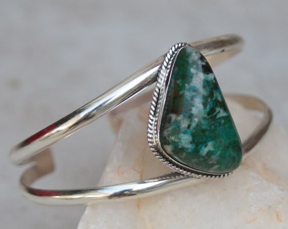 CHRYSOCOLLA NAVAJO CUFF - Adjustable - 925 Sterling silver bangle - Turquoise bracelet - Crystal - Antique style - Bespoke - Gesmstone