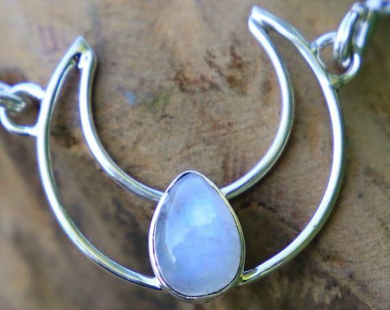MYSTIC MOON NECKLACE - Labradorite Sterling Silver Necklace - Moon Crystal - Moon child - Chakra - Reiki - Limited Edition - Glowing Crystal