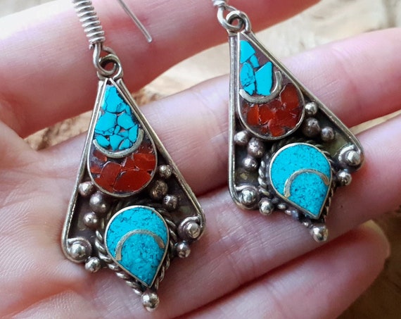 VINTAGE TURQUOISE EARRINGS - Handmade Nepalese earrings - Bespoke Statement Earrings - Unique Coral Chip Jewellery - Kuchi Style - Tibetan