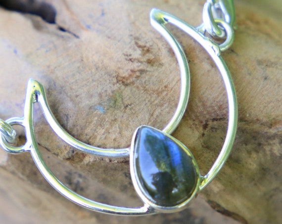 LABRADORITE MOON NECKLACE - Sterling Silver Moon Necklace - Crystal Moon - Moon child - Moon phase - Limited Edition - Glowing Gemstone