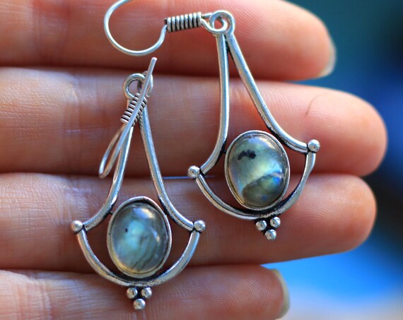 AMAZING LABRADORITE EARRINGS - Glowing Silver Plated Earrings - Healing Crystal Jewellery - Moon Jewelry - Dangle earring - Vintage - Rare