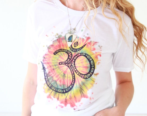 OM 90's GRUNGE - Tie Dye - Buddhist Spiritual Symbol - Yoga Tee - Hippie - Rave - Vintage Festiva wear - 90's retro - Grunge - Boho Fitness